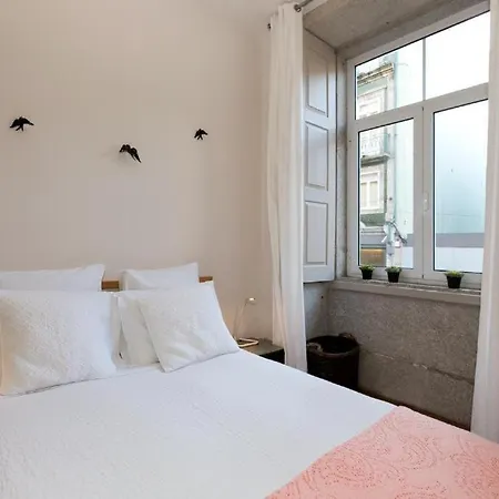 Pretty 163 * Porto