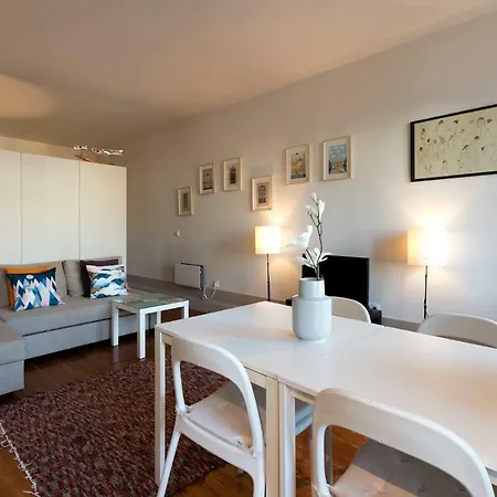 Apartment Pretty 163 *